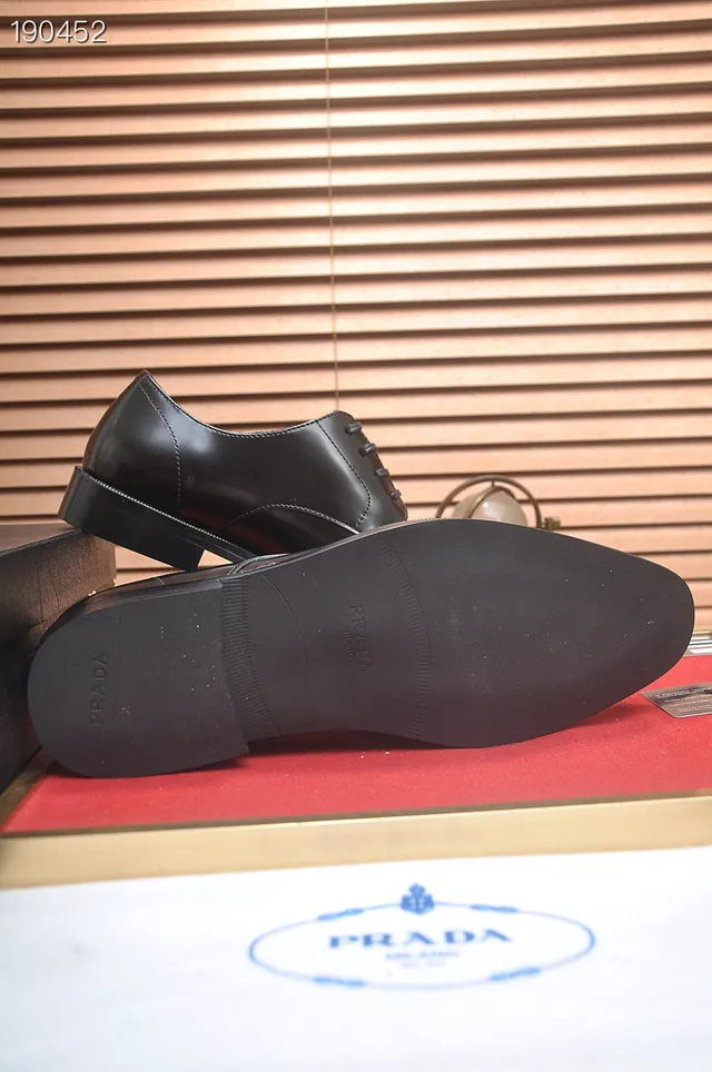 Prada Zapatos Oxford Negro Pulido de Punta Redonda 2