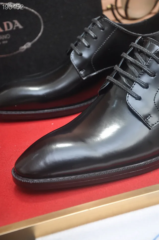 Prada Zapatos Oxford Negro Pulido de Punta Redonda 3