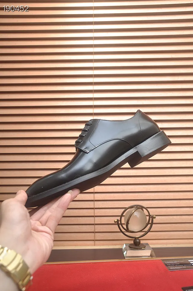 Prada Zapatos Oxford Negro Pulido de Punta Redonda 7