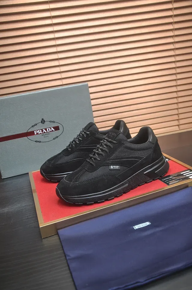 Prada Sneaker Lifestyle Noir en Daim et Maille Low-Top 3