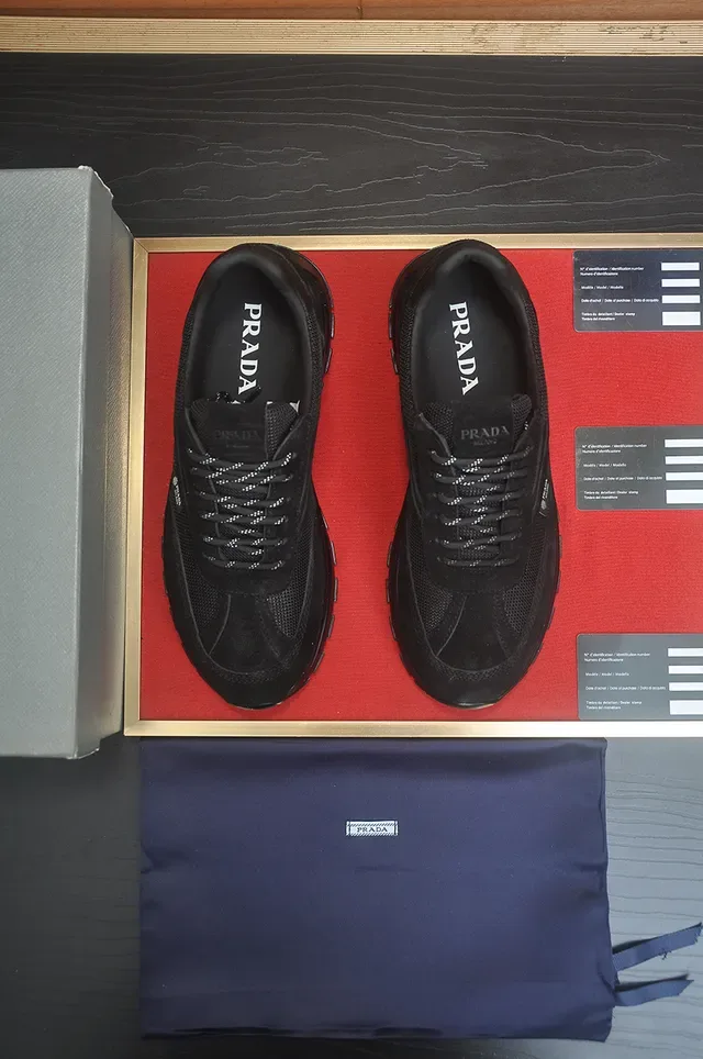 Prada Sneaker Lifestyle Noir en Daim et Maille Low-Top 4