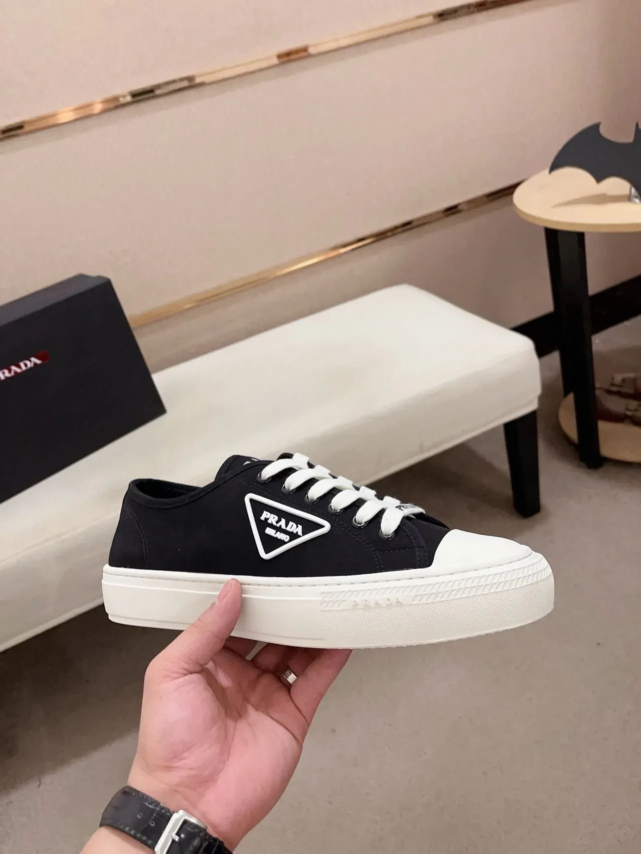 Prada tênis lifestyle preto e branco com superior de lona e sola cup 5