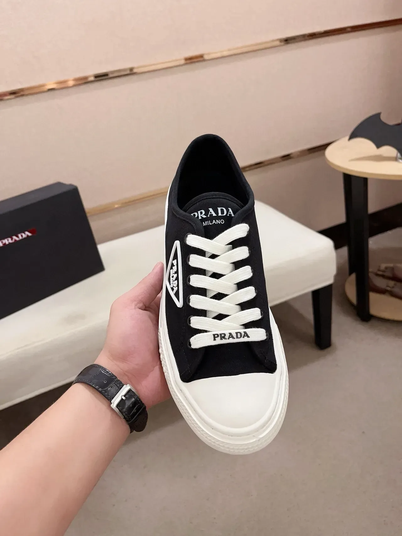 Prada tênis lifestyle preto e branco com superior de lona e sola cup 6