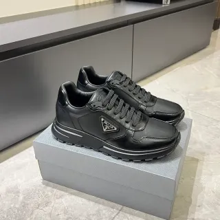 Prada Cloudbust काले चमड़े की लाइफस्टाइल स्नीकर