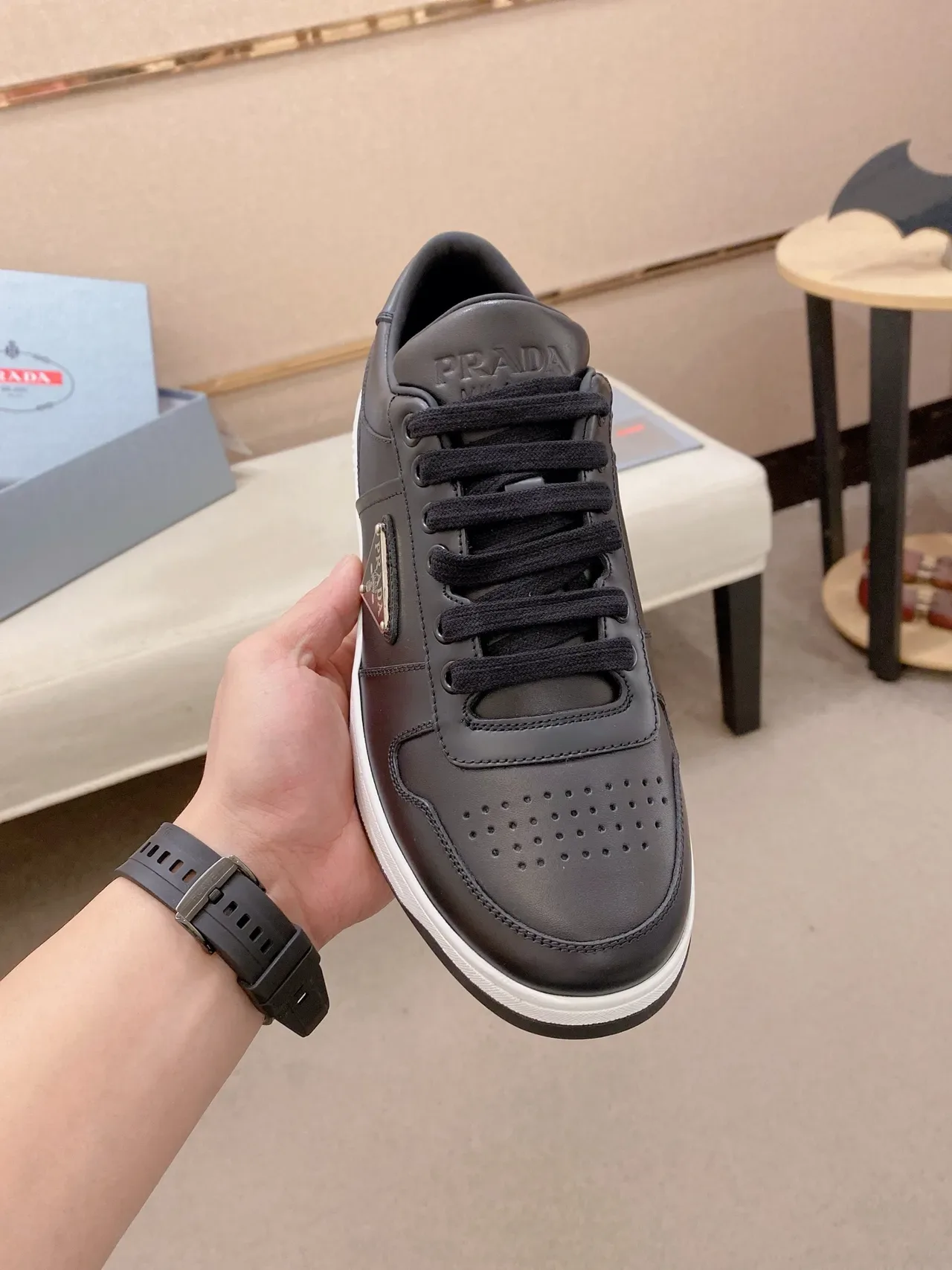 Prada Cloudbust zapatillas lifestyle negro blanco cuero superior tapa del dedo perforada 5