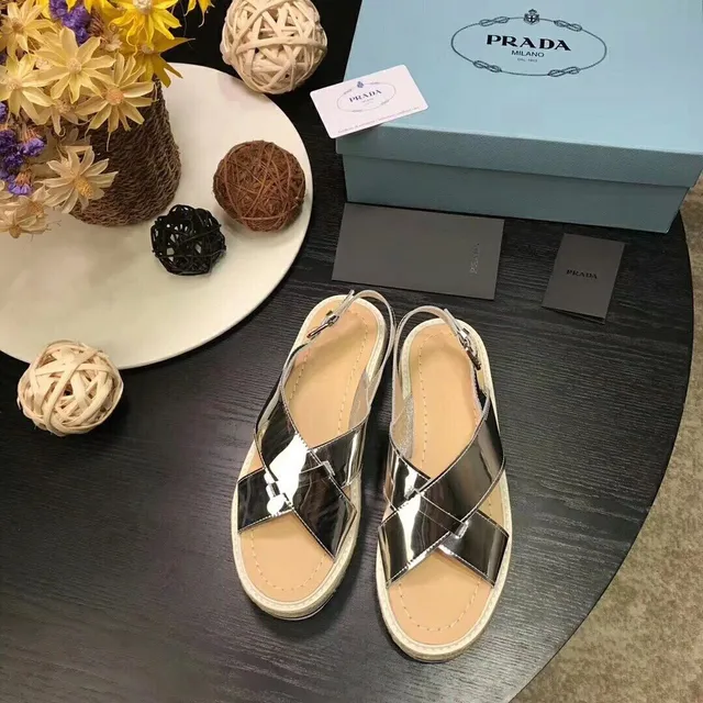 Prada Cloudbust فضي بيج معدني حزام متقاطع فام كاجوال صندل 5