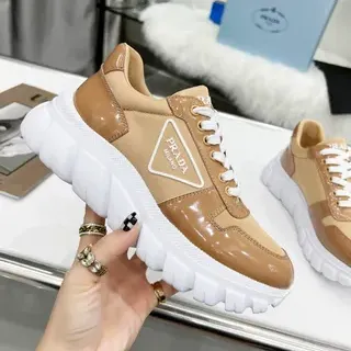 Prada Cloudbust Tênis chunky tan e branco