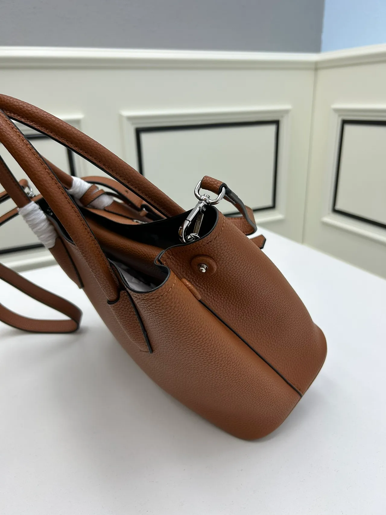 Prada Galleria 棕色压纹皮革提把手提袋 5