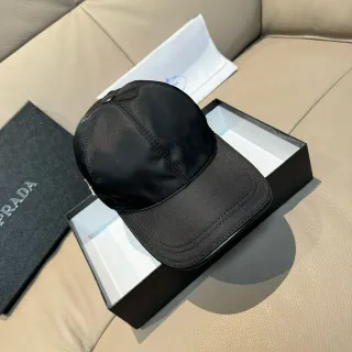 Prada 结构黑色棒球帽