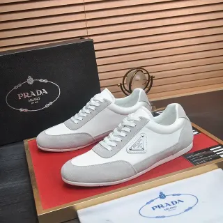 Prada सफेद ग्रे टू-टोन और हल्का सूड स्मूथ लेदर पैनल लाइफस्टाइल स्नीकर