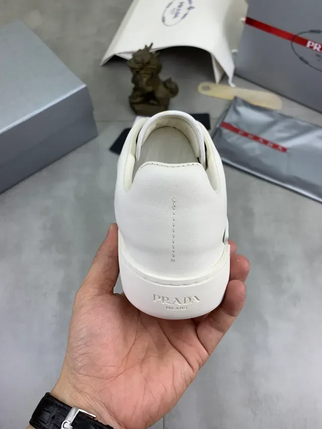 Prada 白色极简皮革生活方式运动鞋 3