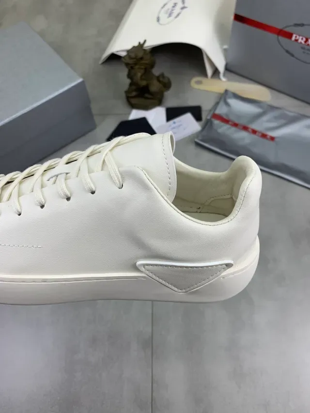 Prada 白色极简皮革生活方式运动鞋 4