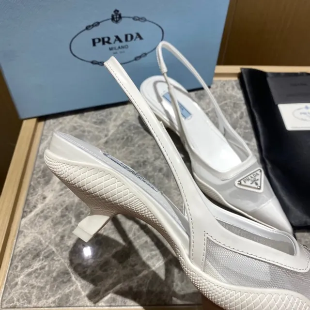 Prada blanco transparente punta de aguja Slingback Pump 4