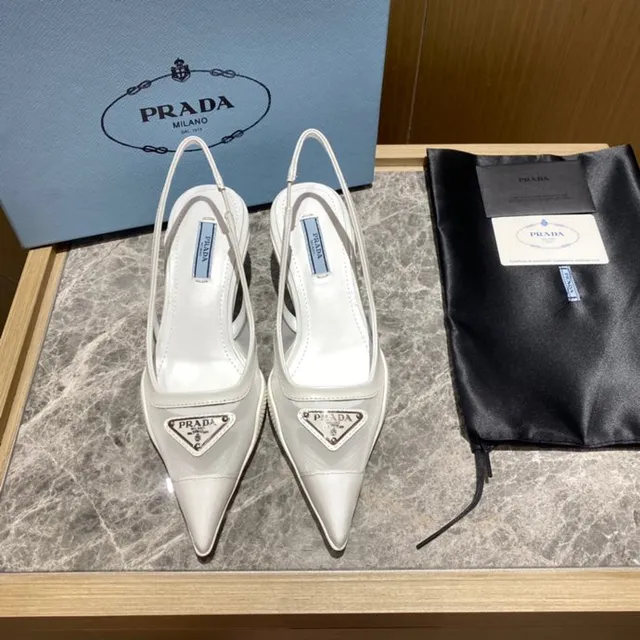 Prada blanco transparente punta de aguja Slingback Pump 6