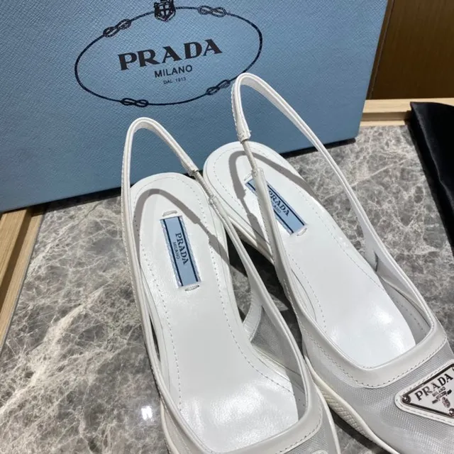 Prada blanco transparente punta de aguja Slingback Pump 7