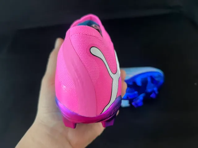 Puma Future Z 粉蓝低帮合成革面渐变配色 Firm-Ground 足球鞋 3