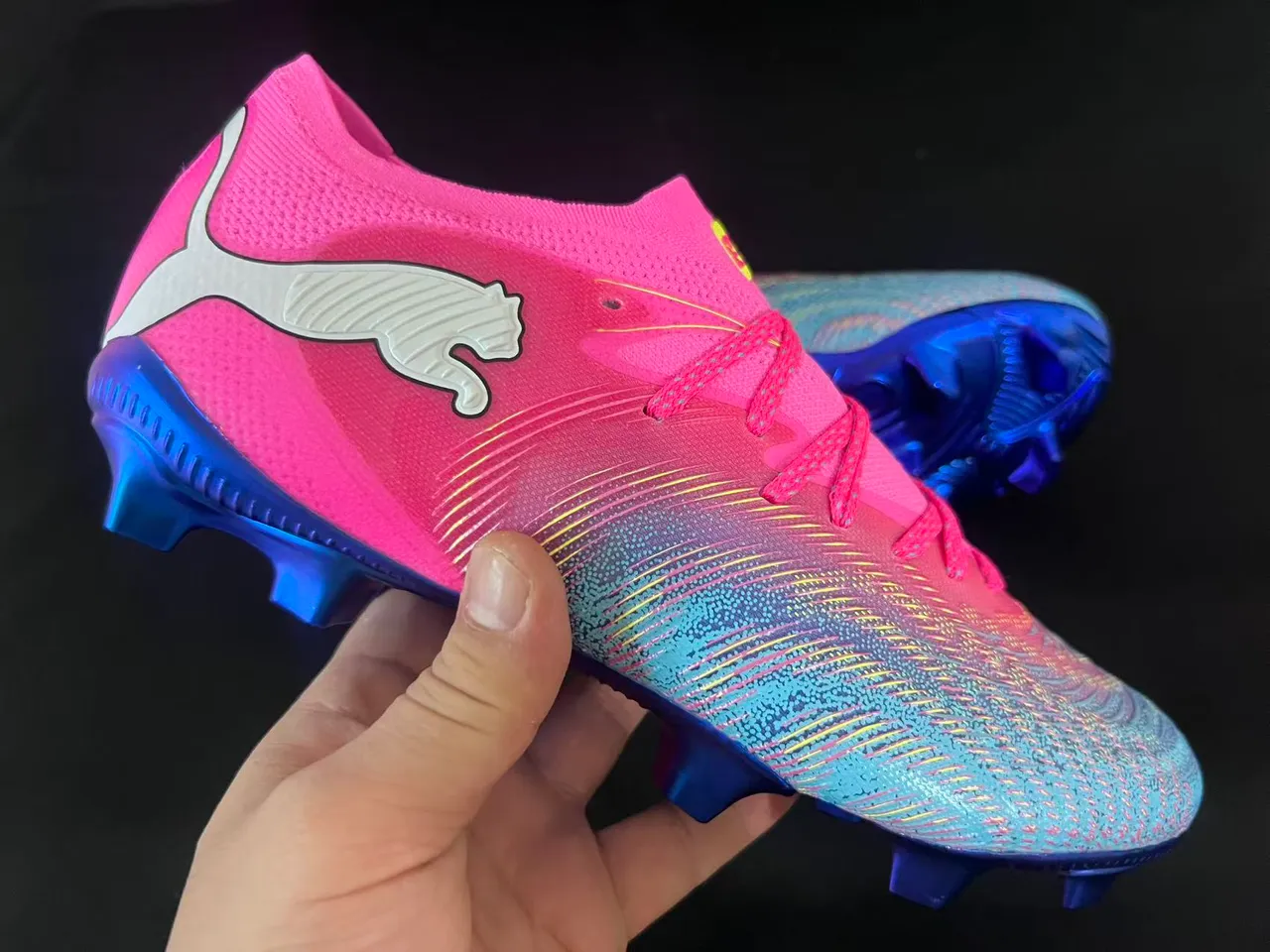 Puma Future Z 粉蓝低帮合成革面渐变配色 Firm-Ground 足球鞋 6