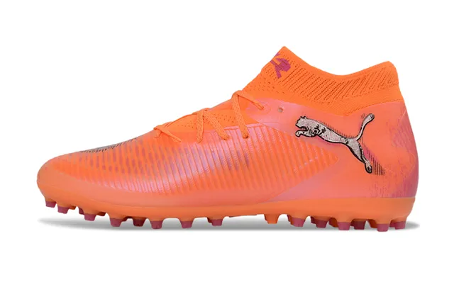Puma Sapatos de futebol de grama artificial laranja rosa com sobreposição sintética no antepé, gola de malha ribeteada, corte alto 7