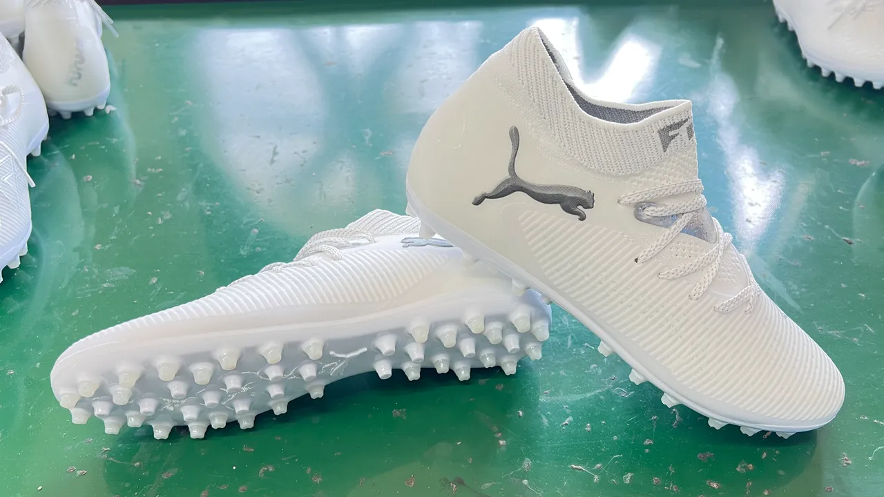 পুমা সাদা কালো নিট কলার রিবড সিন্থেটিক ওভারলে Artificial-Grass সকার শু 8