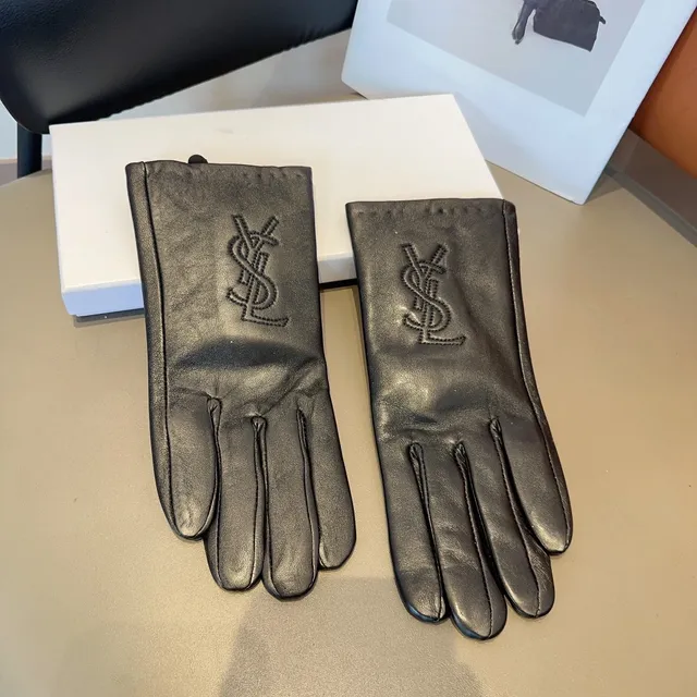 Saint Laurent Guantes de Cuero Negro con Monograma Embossado de Cuero Suave 6