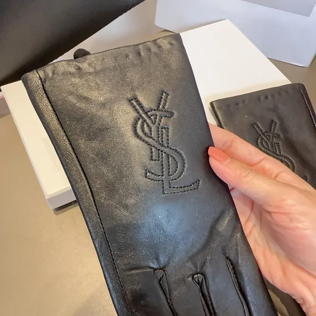 Saint Laurent Guantes de Cuero Negro con Monograma Embossado de Cuero Suave 8
