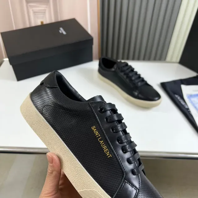 Saint Laurent Niki Black Beige পারফোরেটেড লেদার উপরের অংশ Gold Logo Branding লाइफस्टाइল স্নिकার্স 4