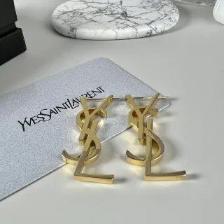 Saint Laurent YSL Monogram हूप स्वर्ण ओवरसाइज्ड पॉलिश्ड मेटल ईयररिंग्स