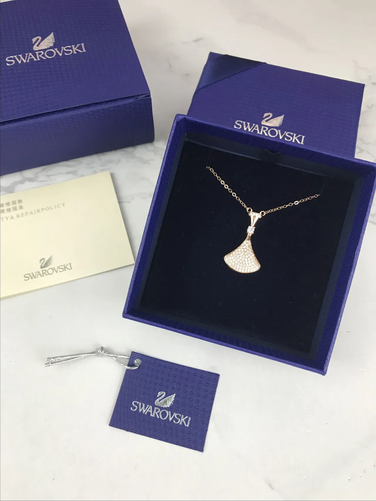 Swarovski পালক আকৃতির পেভে ক্রিস্টাল রোজ গোল্ড টোন হার 4