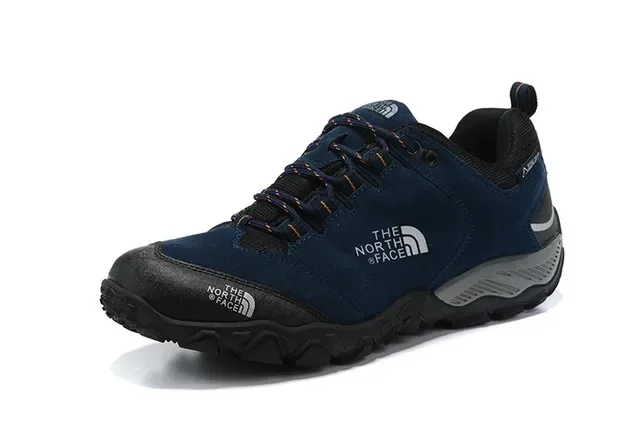 The North Face काला ग्रे स्यूड एंड मेश अपर आक्रामक बहु-दिशात्मक ट्रेड स्नीकर 10