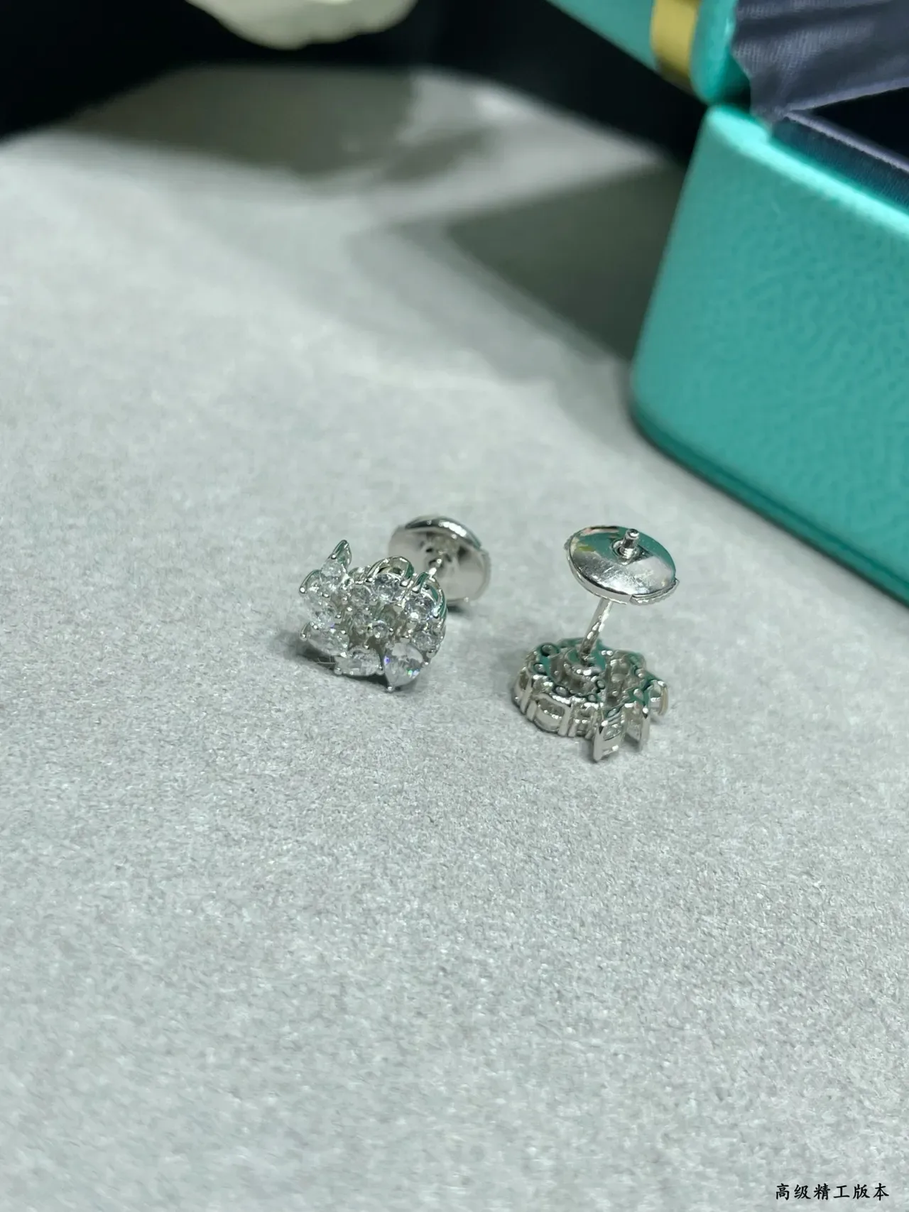 Tiffany & Co. ফ্লোরাল ডায়মন্ড ক্লাস্টার স্টাড কানের দুল 3