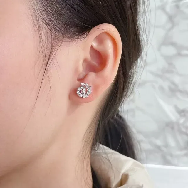 Tiffany & Co. ফ্লোরাল ডায়মন্ড ক্লাস্টার স্টাড কানের দুল 9
