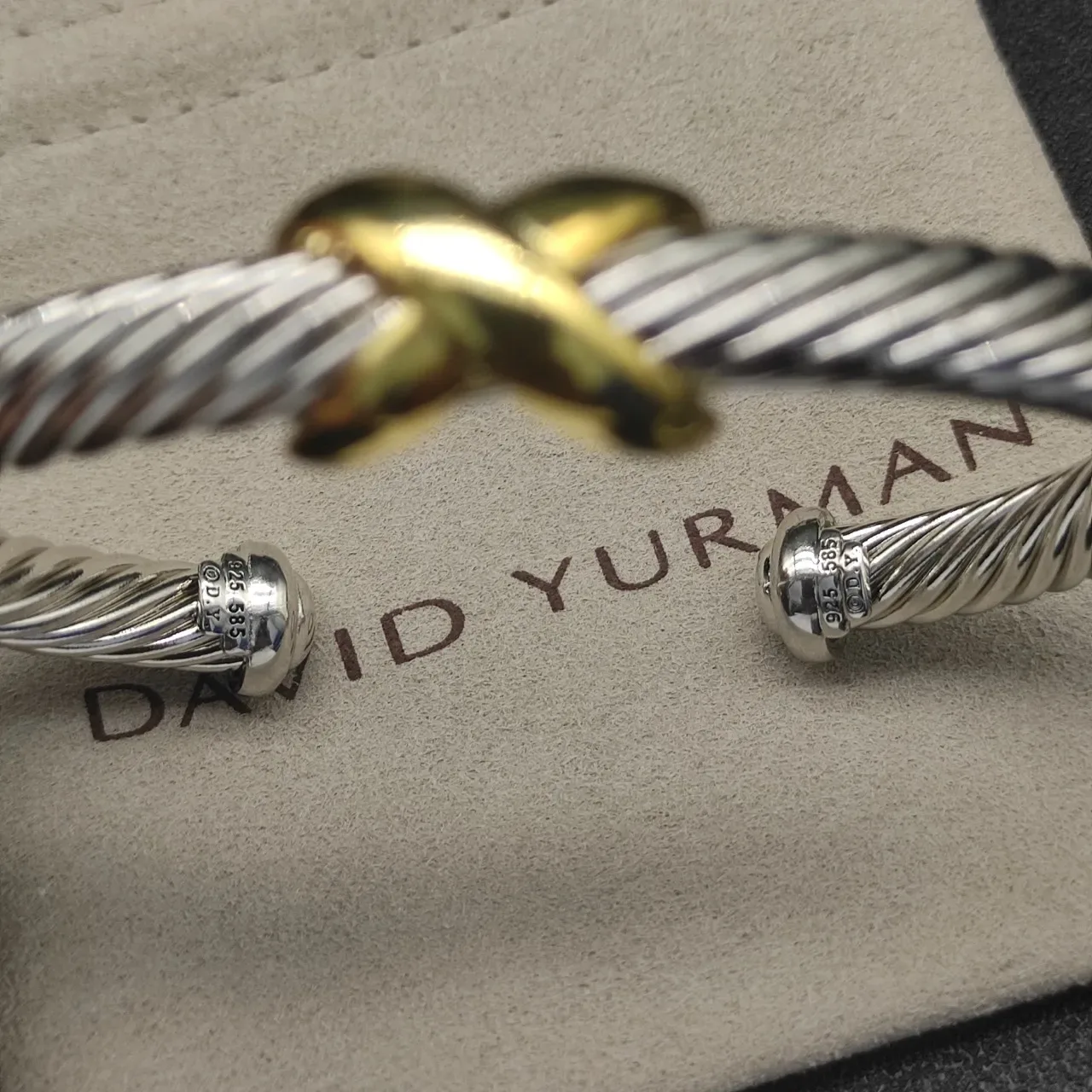 Tiffany & Co. HardWear سوار كابل ملتوي ثنائي اللون ذهبي وفضي 6