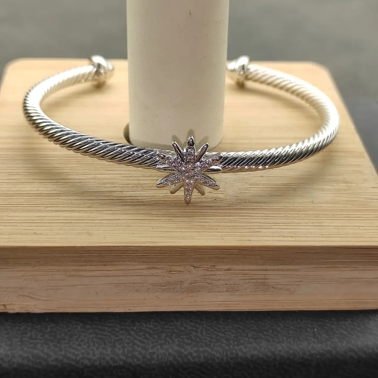 Tiffany & Co. 帕洛玛·毕加索星爆扭绳钻石手链 2