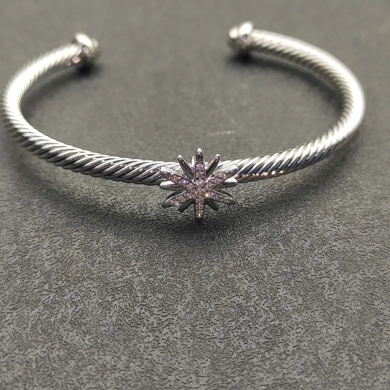 Tiffany & Co. 帕洛玛·毕加索星爆扭绳钻石手链 7