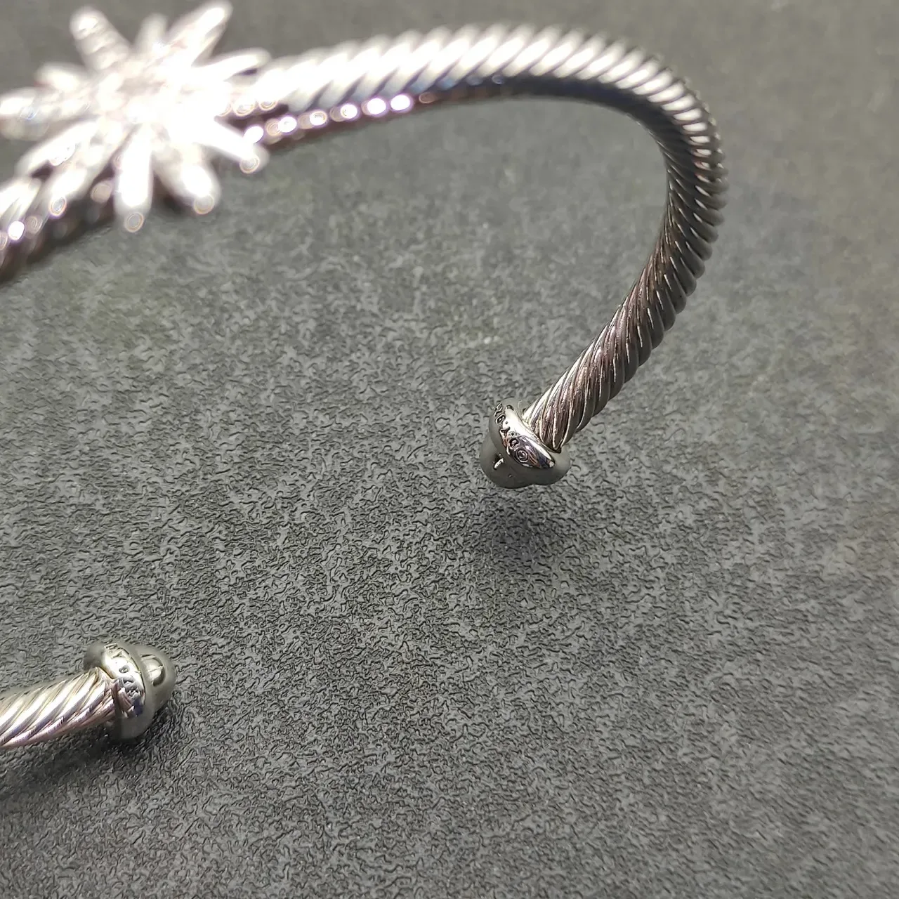 Tiffany & Co. 帕洛玛·毕加索星爆扭绳钻石手链 8