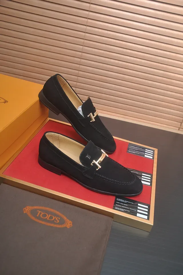 Tod's Double T काले चमड़े की लूफर जूते सुनहरी बकल 4