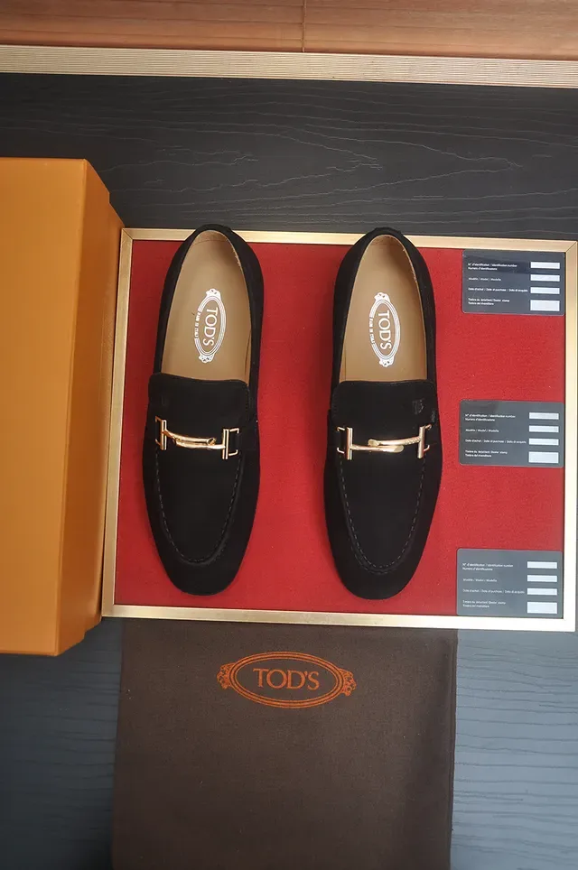 Tod's Double T काले चमड़े की लूफर जूते सुनहरी बकल 5