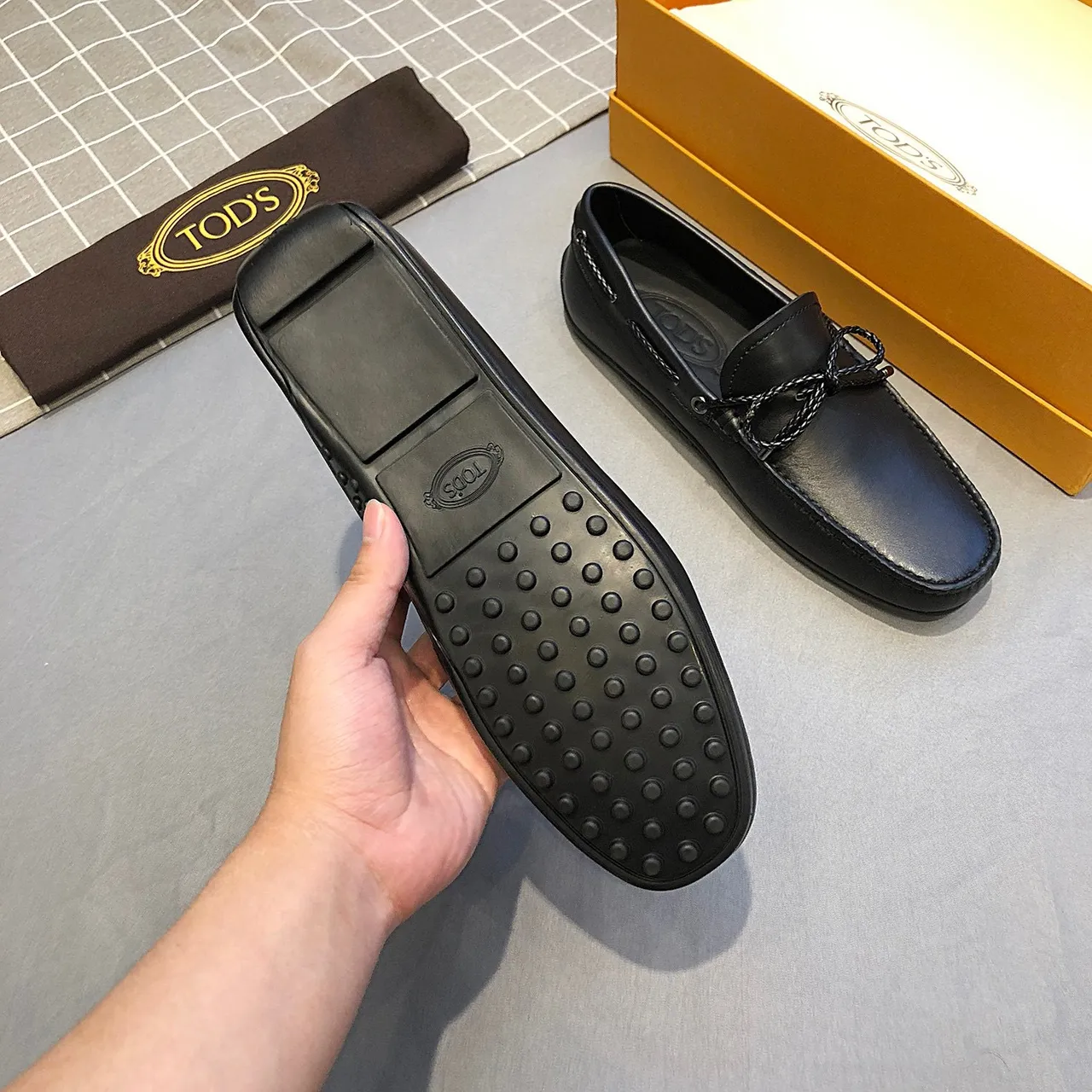 Tod's Gommino Bow جلد أسود مصقول مع تفاصيل حبل مربوط لؤفير 7