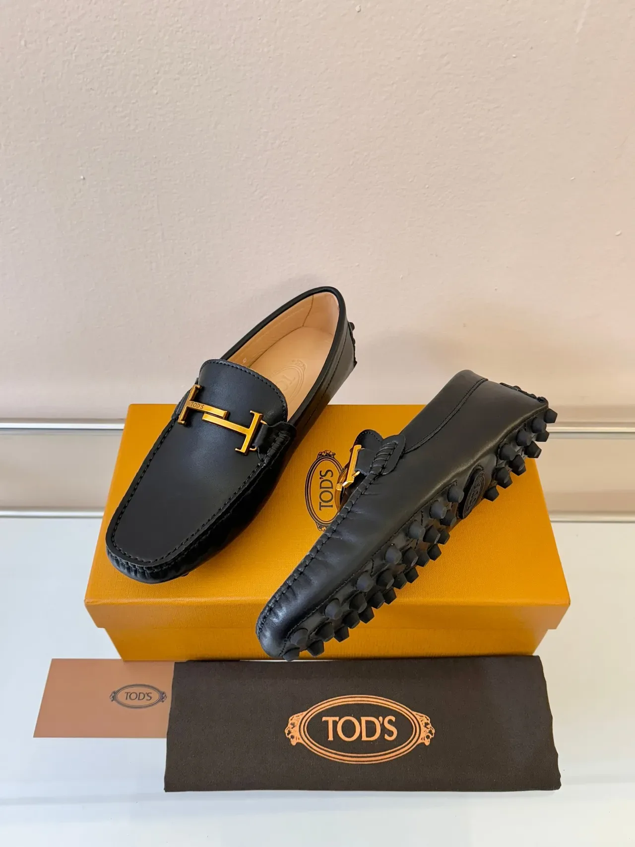 Tod's Gommino काली चमड़ी H-Bit Pebble Sole लोअफर 2