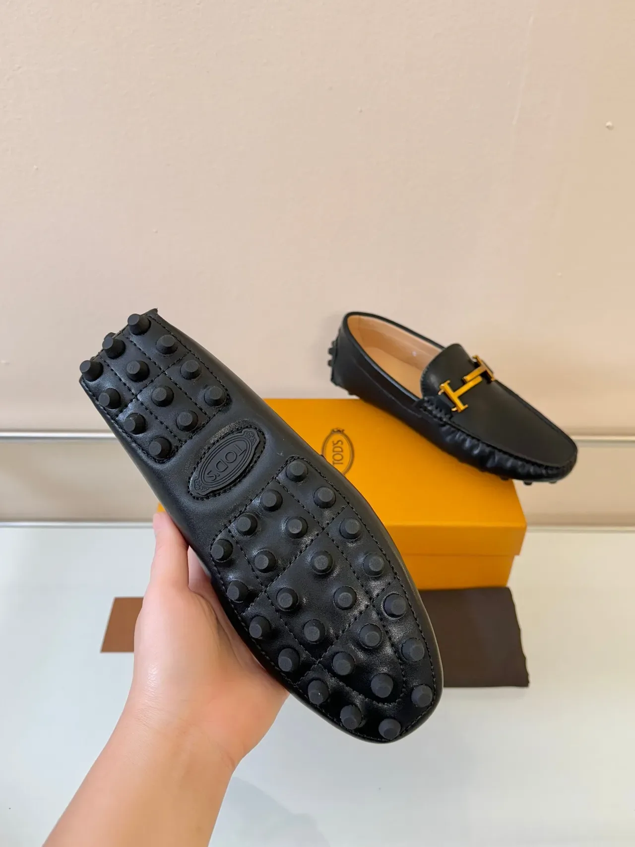 Tod's Gommino काली चमड़ी H-Bit Pebble Sole लोअफर 5