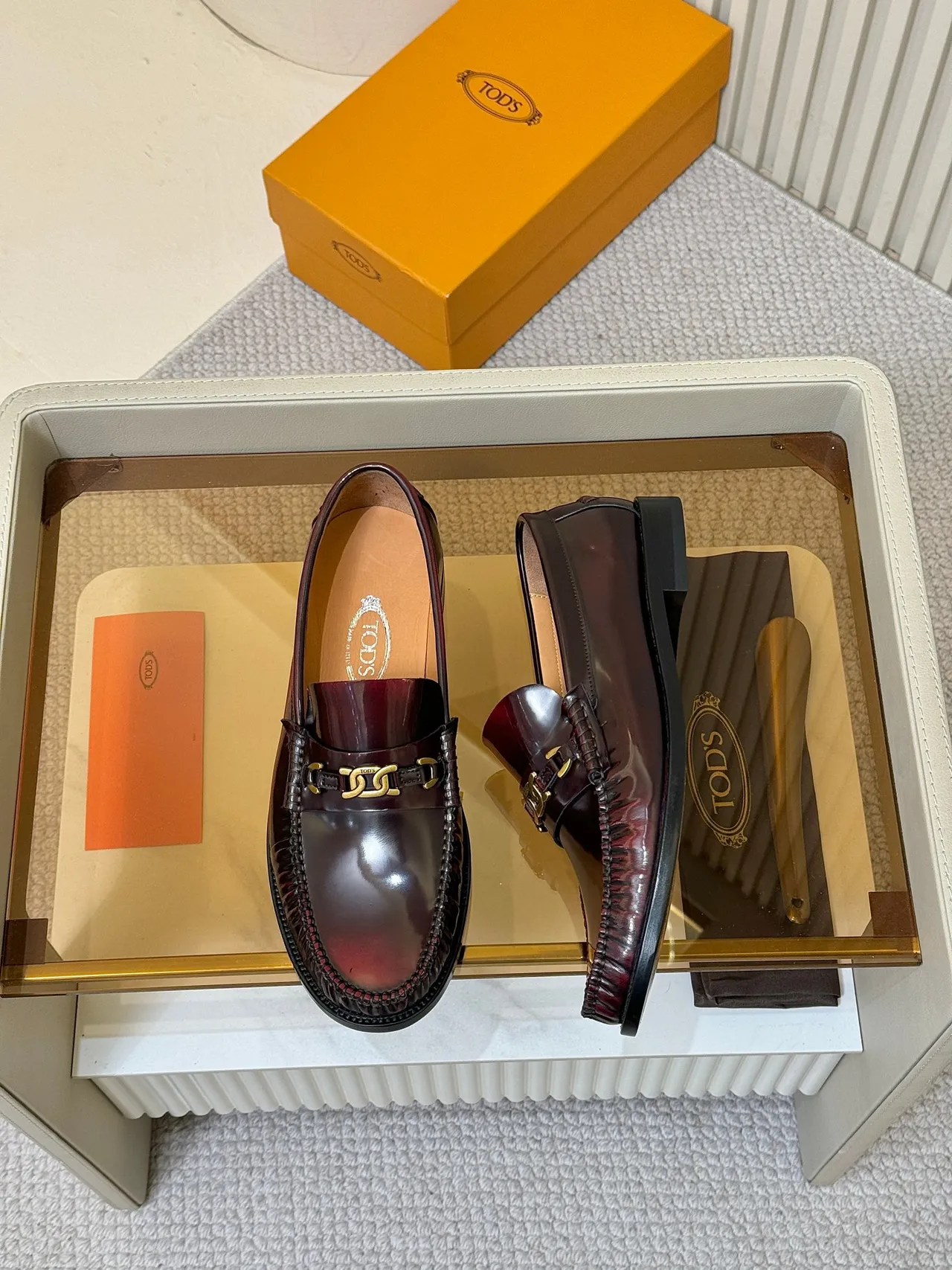 Tod's Horsebit Loafer बर्गंडी पेटेंट लेदर लोफर 5