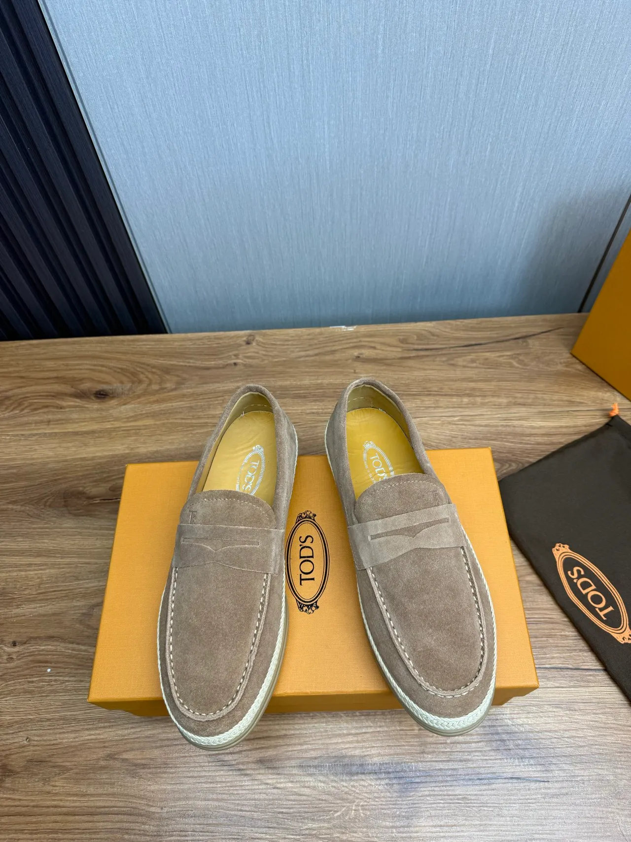 Tod's Mocassin en Daim Beige Marron avec Bride Penny 2