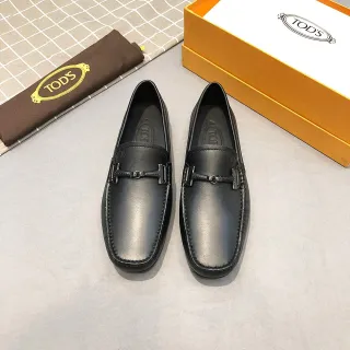 Tod's Horsebit Loafer काली चमड़ी स्लिप-ऑन लोअफर