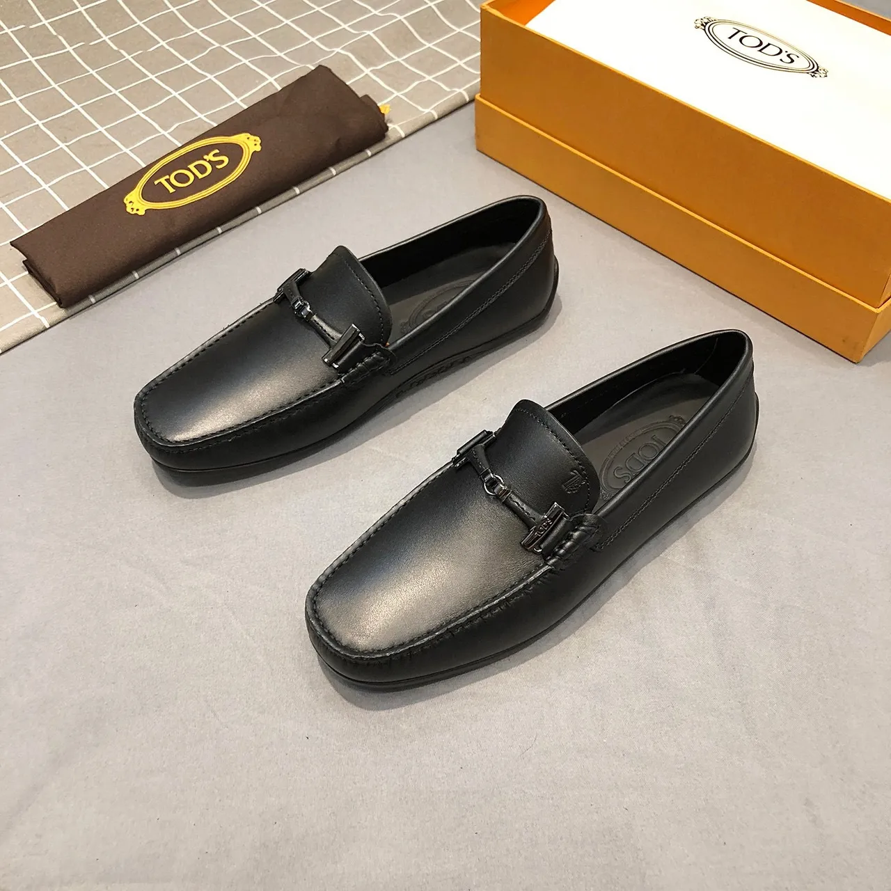 Tod's Horsebit Loafer কালো চামড়ার স্লিপ-অন লোফার 2