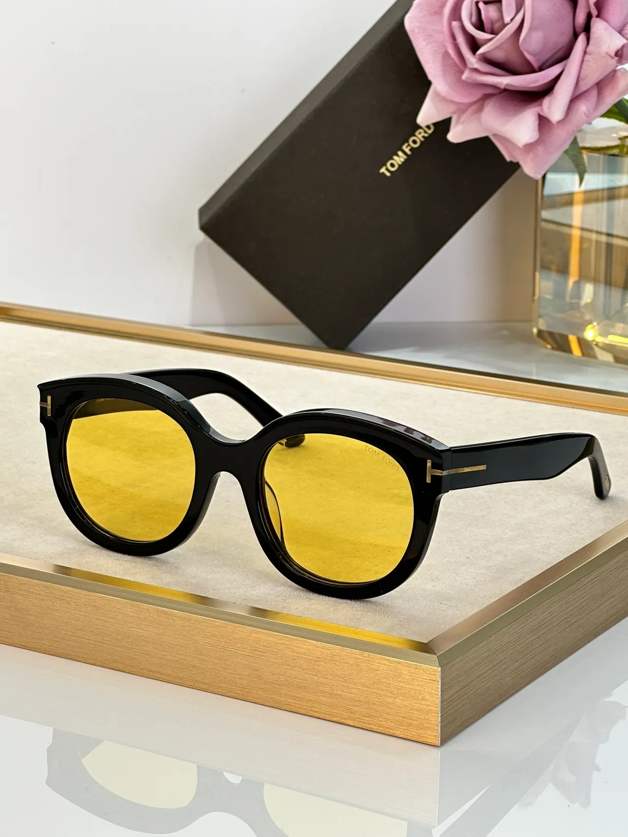 Tom Ford Oversized Rounded-Square Translucent Gray Gradient Sunglasses 3