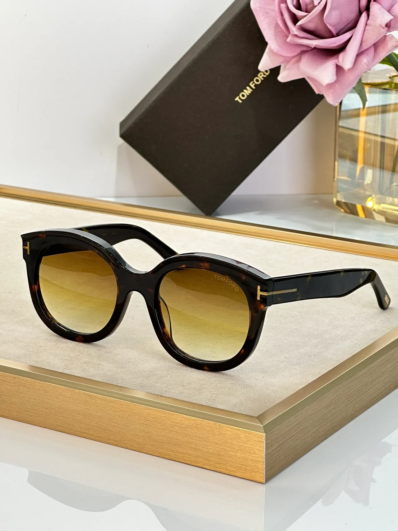 Tom Ford Oversized Rounded-Square Translucent Gray Gradient Sunglasses 9