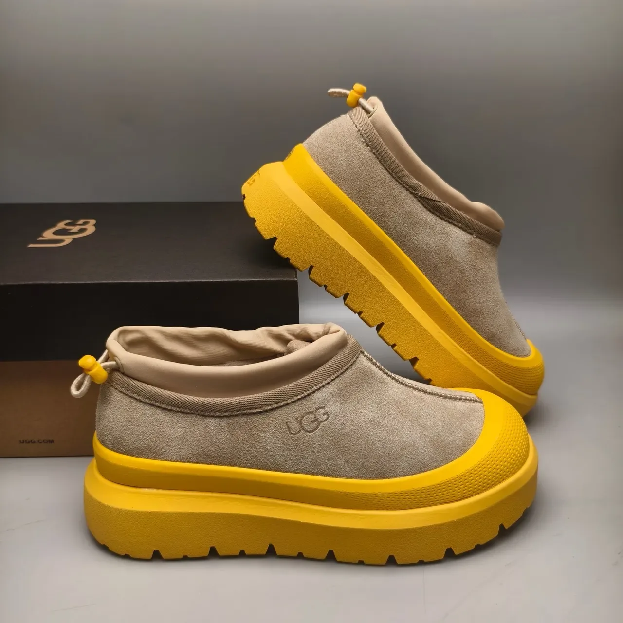 UGG Zapatillas Beige Amarillo Slip-On Plataforma Lifestyle 6