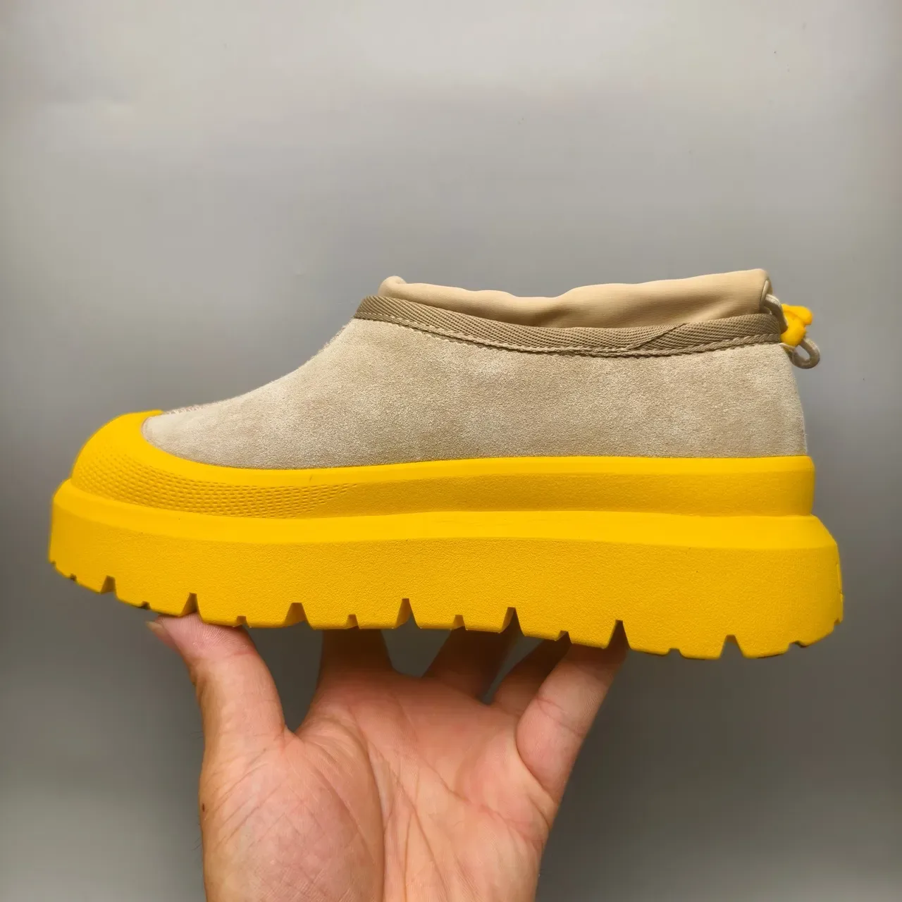 UGG Zapatillas Beige Amarillo Slip-On Plataforma Lifestyle 7