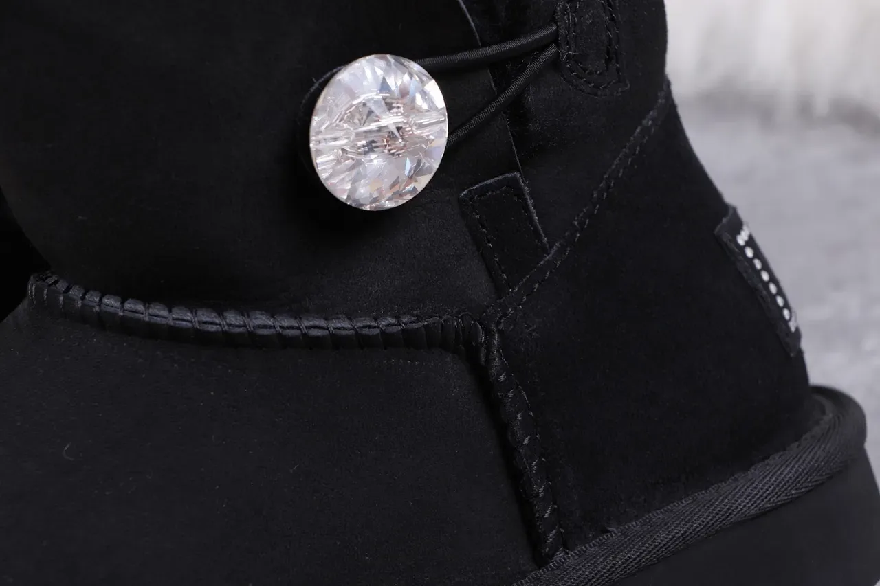 UGG काला शीयरलिंग-लाइंड सूड एंगल बूट 3