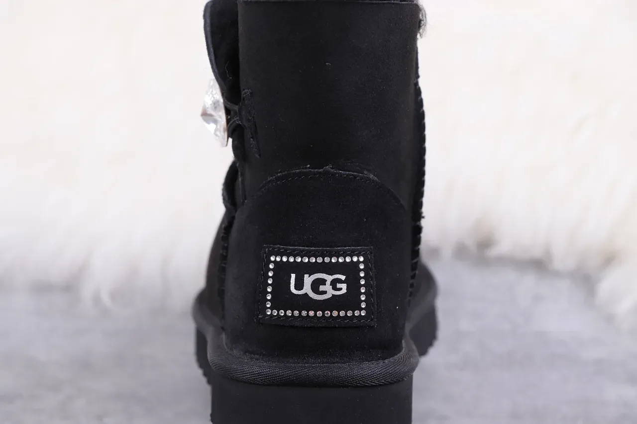 UGG काला शीयरलिंग-लाइंड सूड एंगल बूट 5